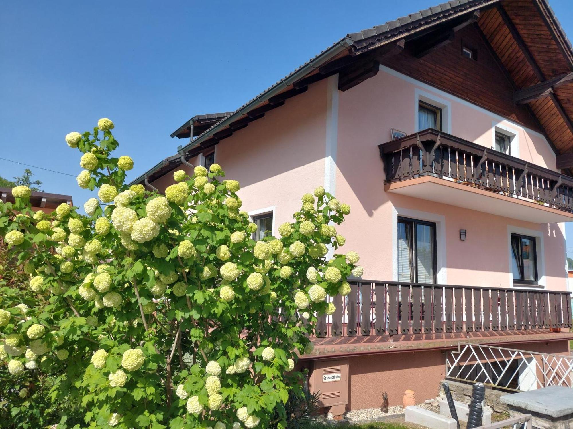 Wohnung Mit Charme In Pinsdorf Zewnętrze zdjęcie